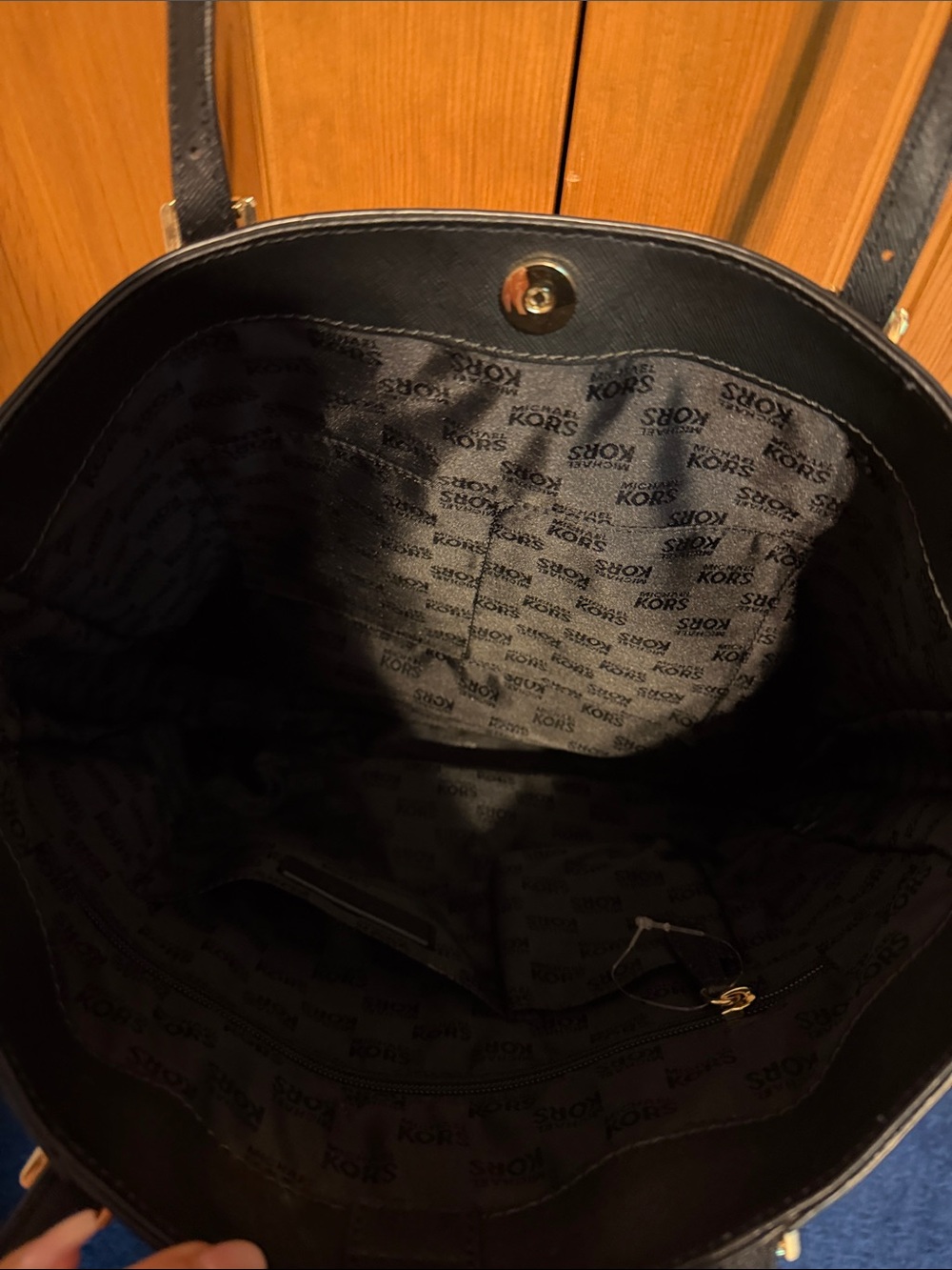 Classic Black Leather Tote Bag - Michael Kors Style - Picture 4 of 4